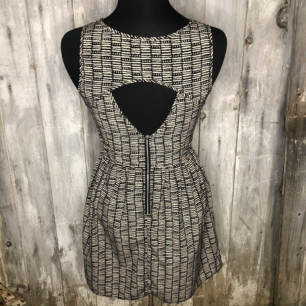 Patterned dress - Picture 3 of 3